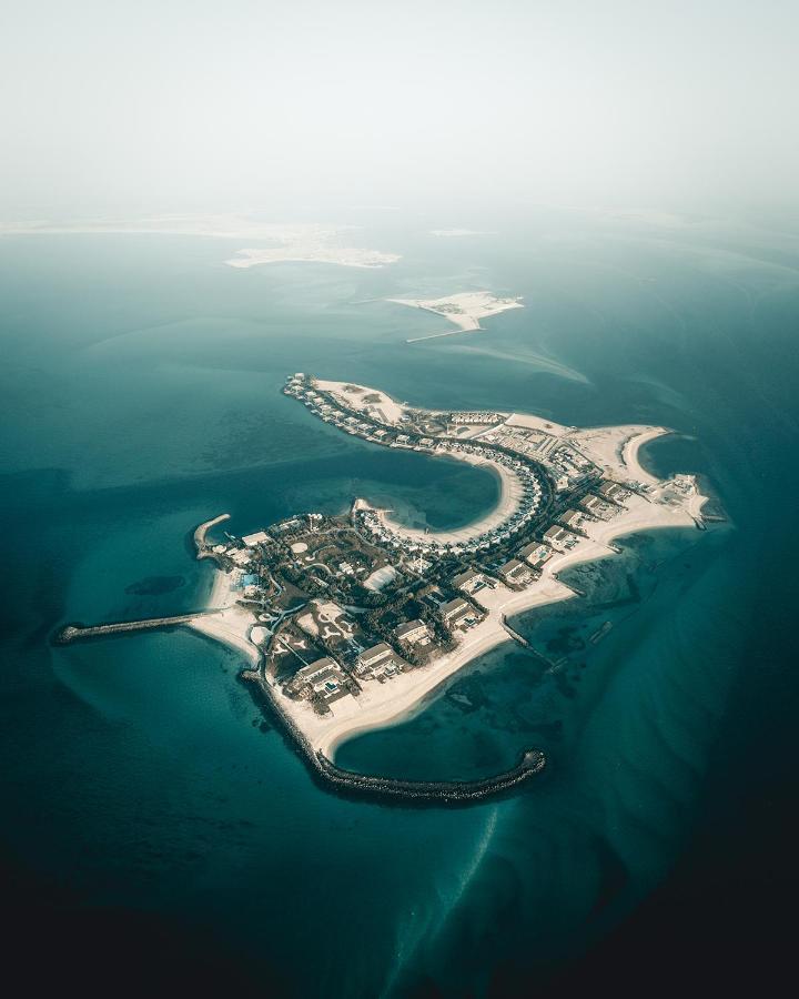 Nurai Island, Saadiyat Hotel Abu Dhabi Luaran gambar Aerial view of the island